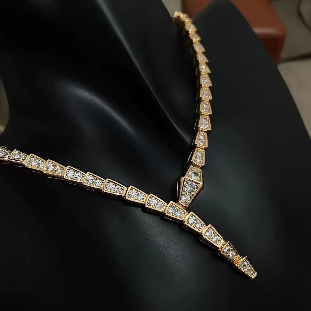 Lisizen European and American Fashion Narrow Collarbone Snake Necklace Earrings Set Copper Plated Gold with Zircon Valentine'S Day Evening Party Accessories DZXL4169/DZXL4170