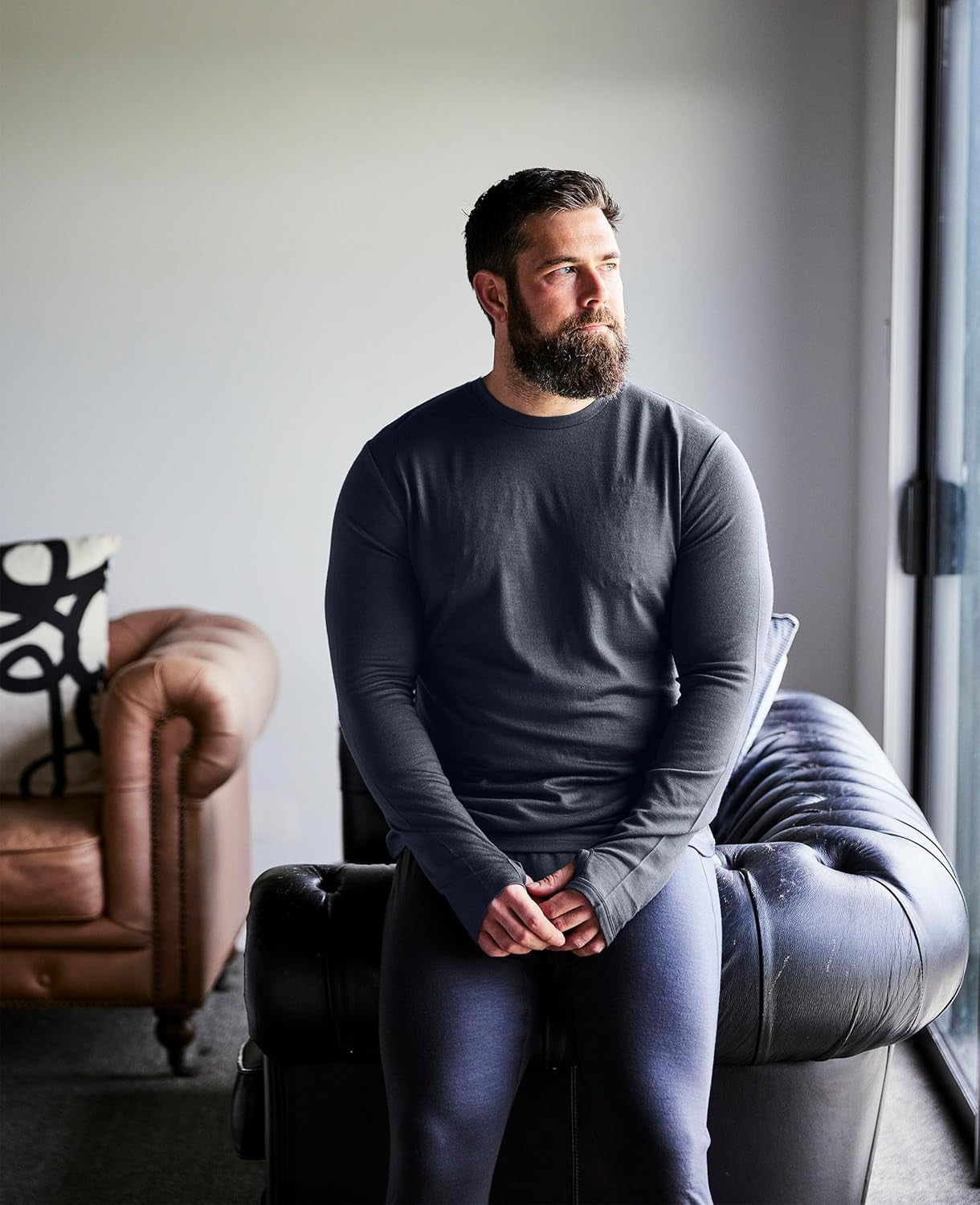 Stay cozy and stylish this season with our 100% Merino Longsleeve Baselayer featuring thumbloops! 🧡 Choose your favorite color and size now! #MerinoWool #WinterEssentials