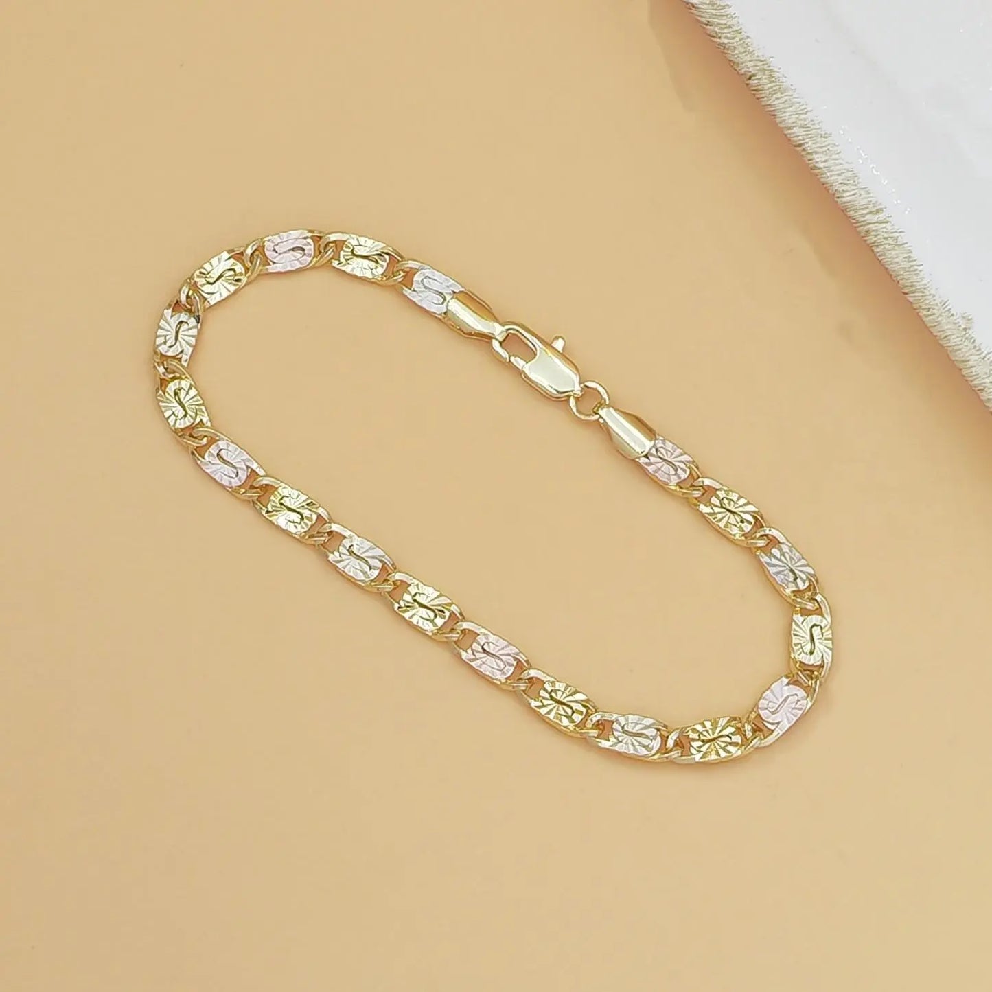 18K Gold Plated Exquisite Bracelet for Women Dainty Sparkling Chain Elegant Wrist Accessory Refined Jewelry Piece Anniversary Special Birthday Present Idea