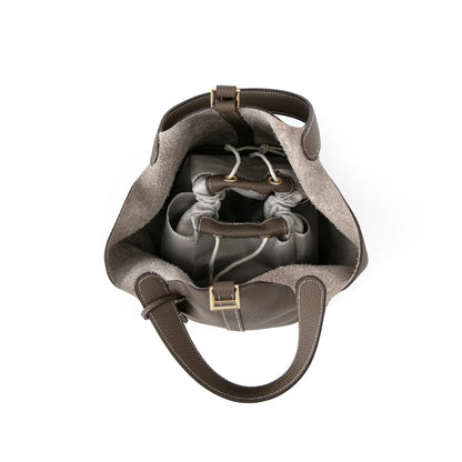 This Elegant Women’S Design Fashion Shopping Basket Bag Features a Lock-Clasp Design and Includes a Handbag. It’S Perfect for Dates, Walks, Shopping, Everyday Use, and as a Practical Handheld Pouch.