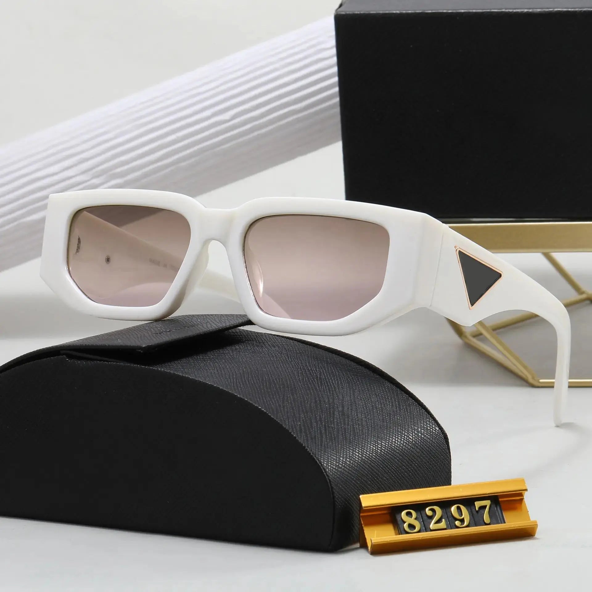 Men & Women-Classic Trendy Retro Square Sunglasses Square Frame Shades UV400 Protection for Every Occasion[With Letters]
