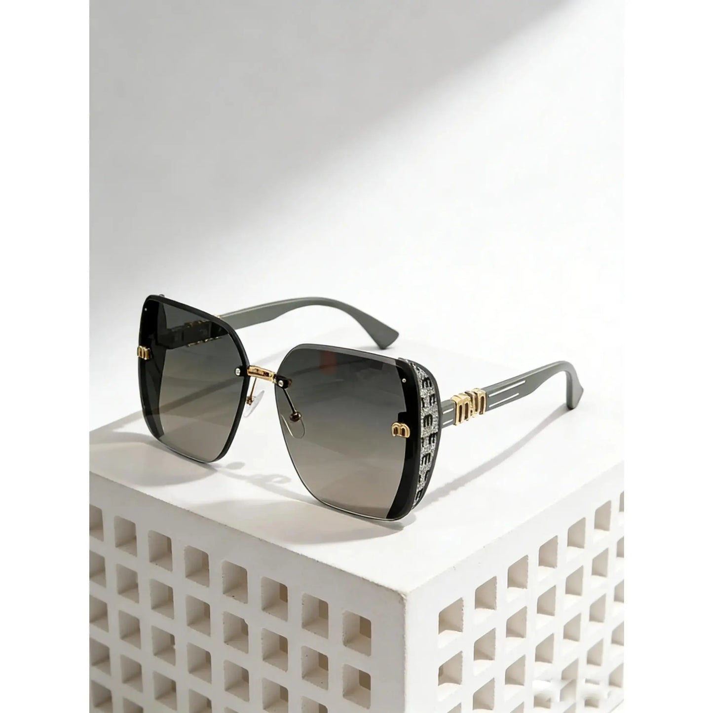 2026 Unisex Large-Frame Fashion Glasses, Trendy Square Sunglasses, Trendy Beach Eyewear, Retro Design for Daily Wear, Photography, Travel, Beach, All Seasons