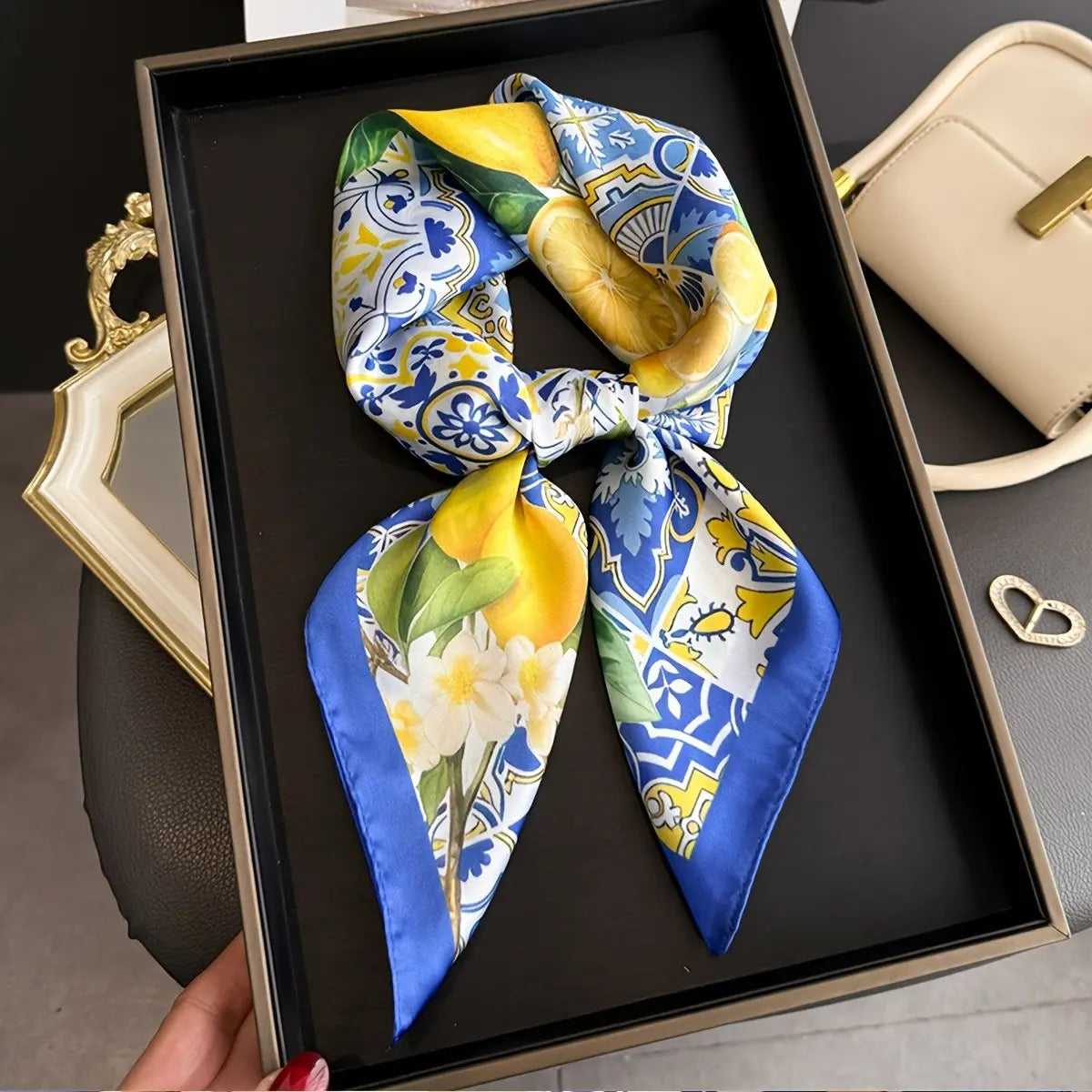 1PC Blue Imitation Silk Square Scarf, a Stylish Lemon Print Headscarf, a Women'S Decorative Neckerchief, a Soft and Silky Shawl Suitable for All Seasons, Floral Headscarf
