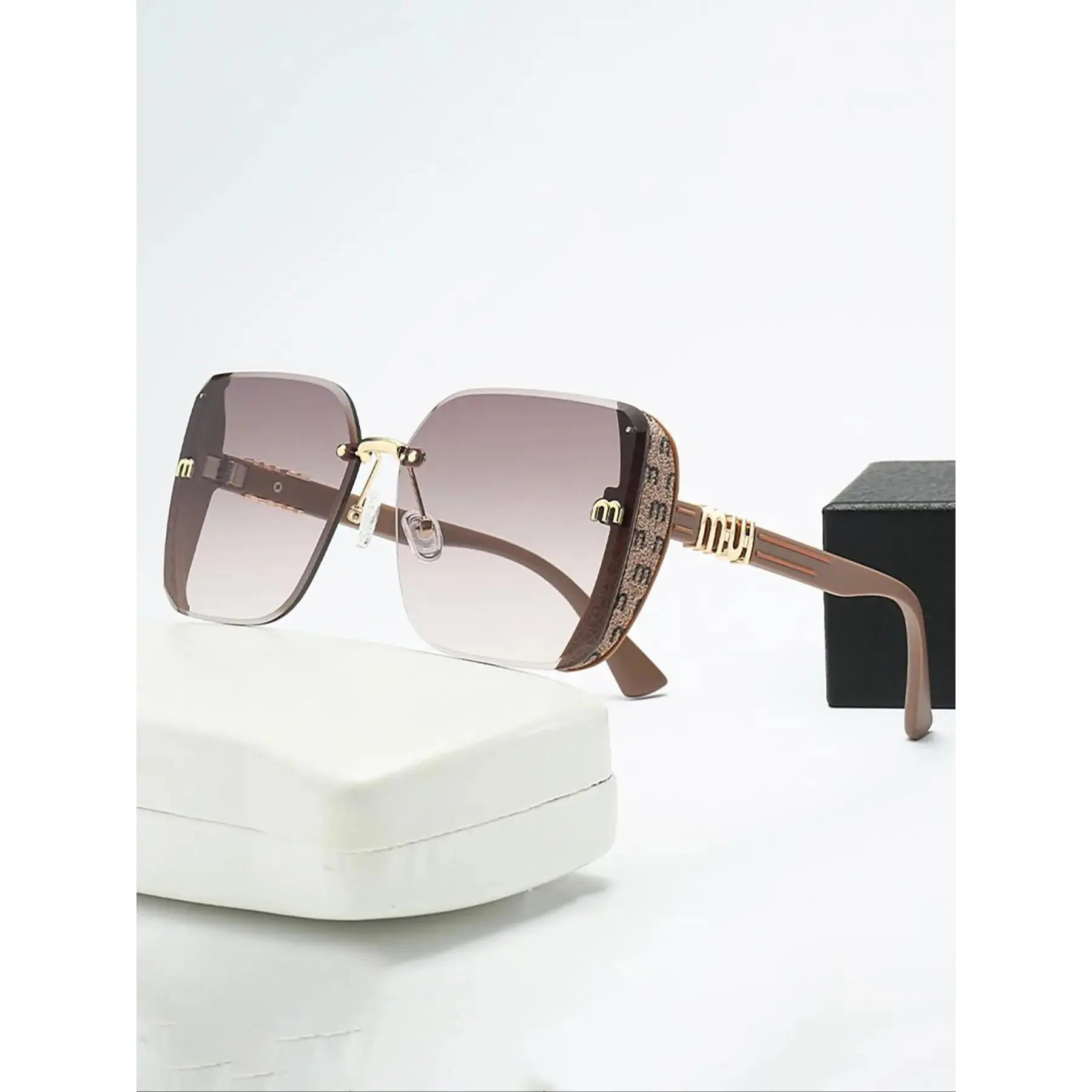 2026 Unisex Large-Frame Fashion Glasses, Trendy Square Sunglasses, Trendy Beach Eyewear, Retro Design for Daily Wear, Photography, Travel, Beach, All Seasons
