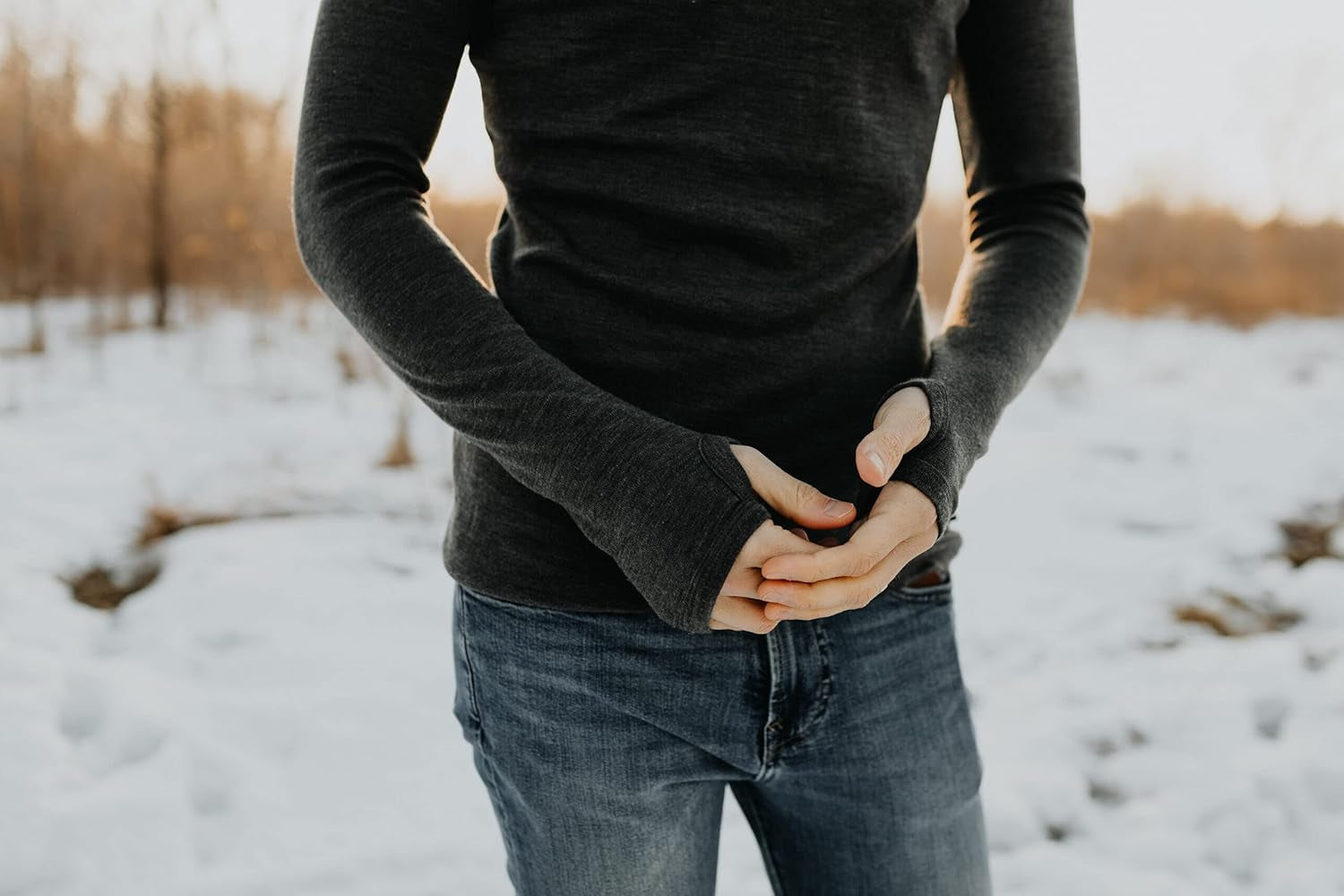 Stay cozy and stylish this season with our 100% Merino Longsleeve Baselayer featuring thumbloops! 🧡 Choose your favorite color and size now! #MerinoWool #WinterEssentials