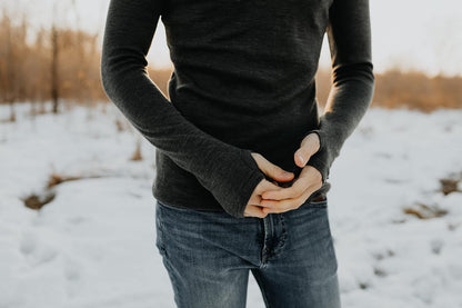 Stay cozy and stylish this season with our 100% Merino Longsleeve Baselayer featuring thumbloops! 🧡 Choose your favorite color and size now! #MerinoWool #WinterEssentials